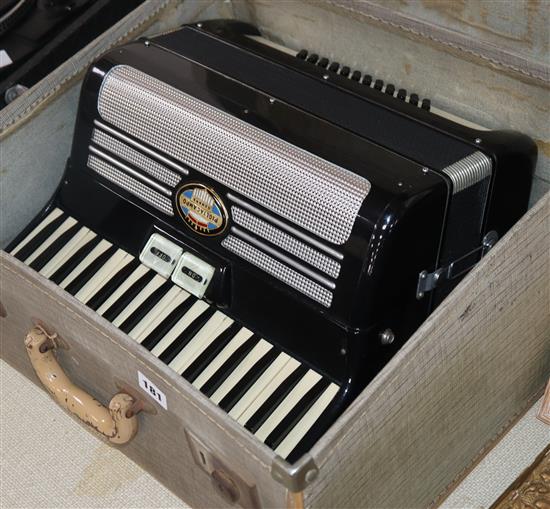 A cased Pigliacampo accordian